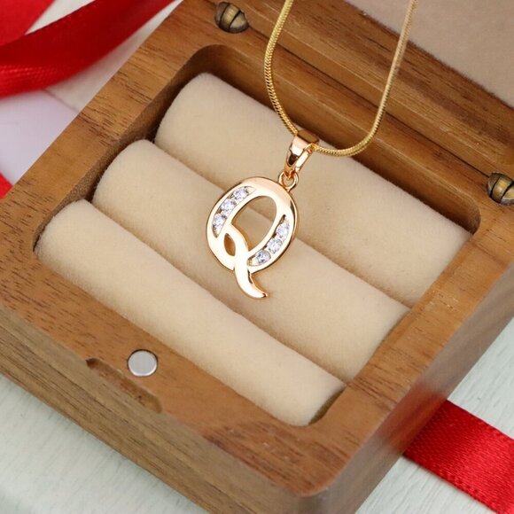 "Rose Gold Letter Q Pendant with Crystals – 18K Gold Plated Charm, XPPT1366 - Picture 7 of 13